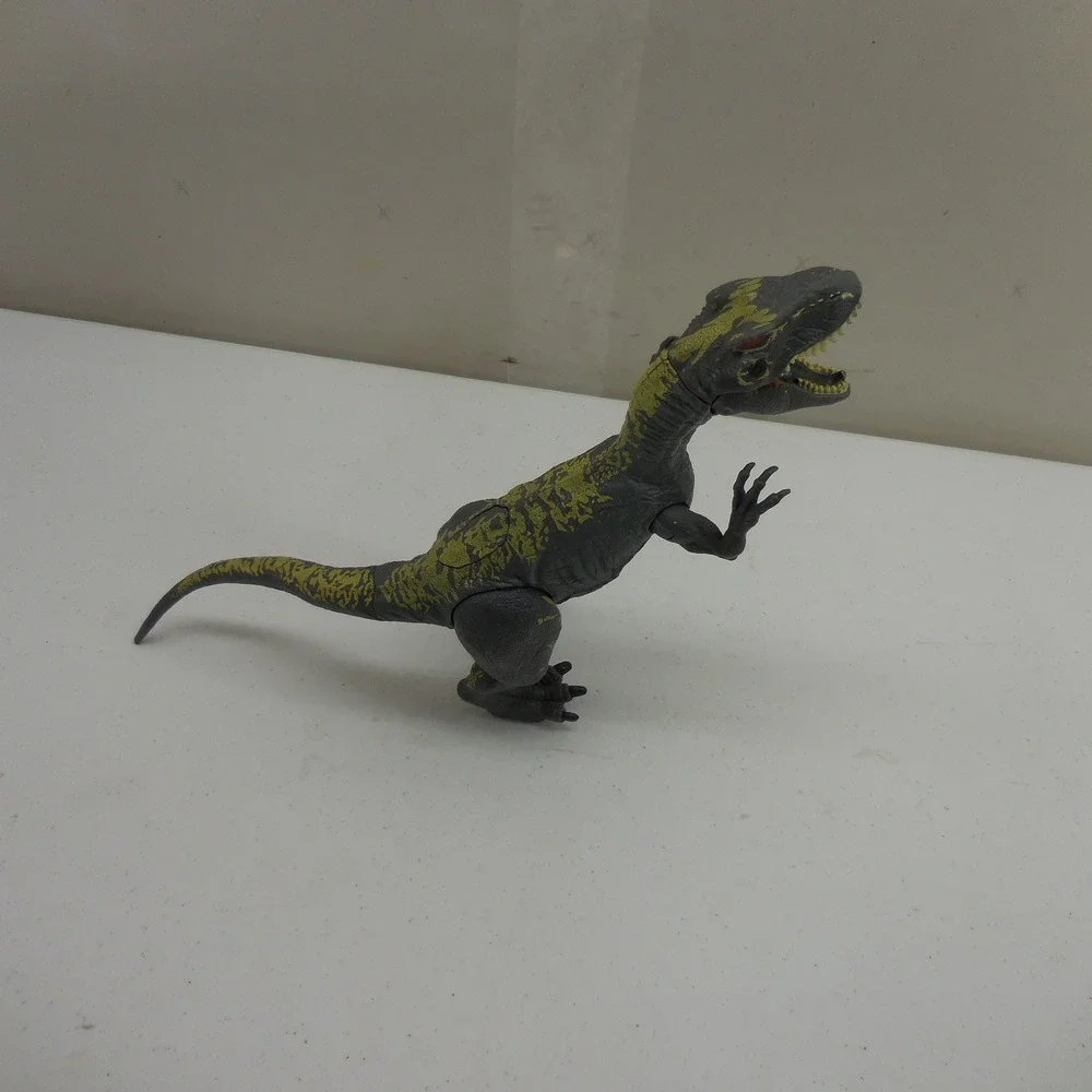 Jurassic World Roarivores Allosaurus Dinosaur Action Figure Grey Yellow Mattel